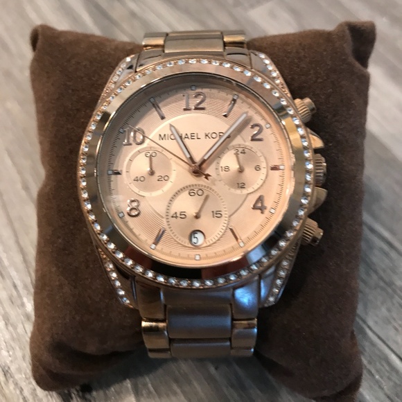 Michael Kors Rose Gold Watch | Embellished Bezel | Big Face - Picture 4 of 13
